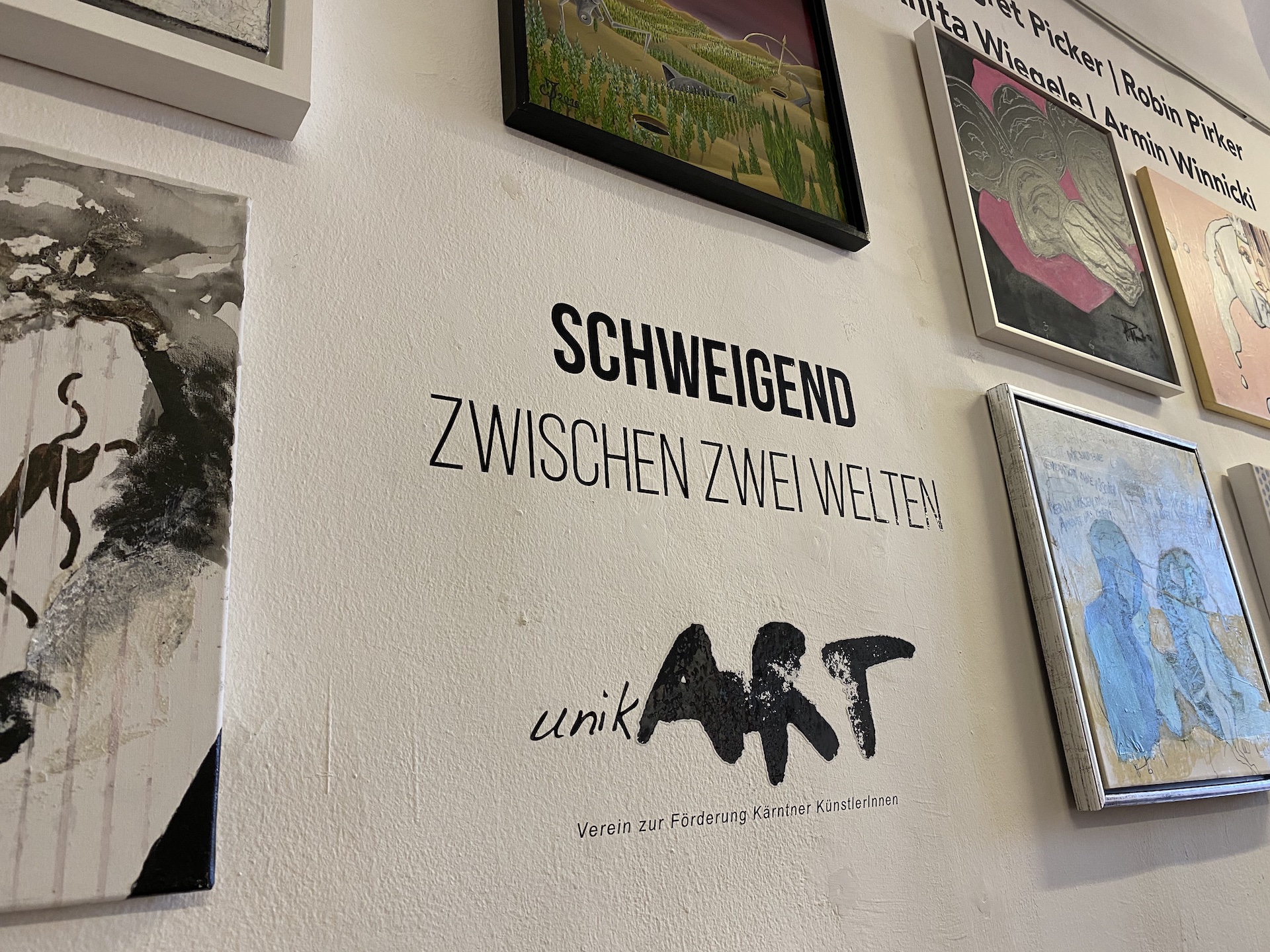 Bilder der Ausstellun &quot;Schweigend zwischen zwei Welten&quot; | Credit: Verein unikART