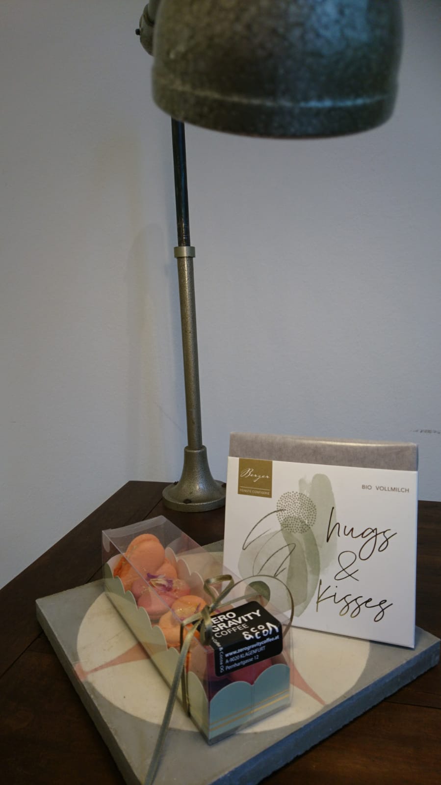 Macarons in Herzform für den Valentinstag 2021 | Credit: Zero Gravity Coffee &amp; Cocoa