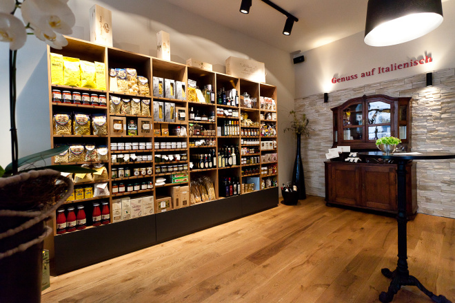Verkaufsraum des italienischen feinkostgeschäfts Buongustiao