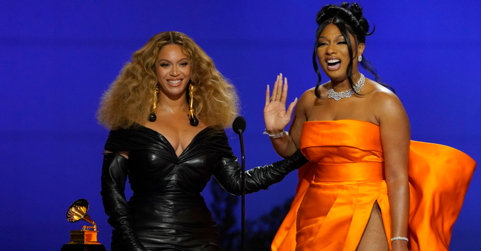 Strahlende Gewinnerinnen: Beyoncé und Megan Thee Stallion | Credit: Chris Pizzello / AP / picturedesk.com