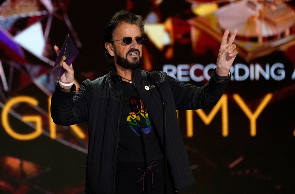 Ringo Starr präsentierte den Gewinner in der Kategorie &quot;Platte des Jahres&quot; | Credit: Chris Pizzello / AP / picturedesk.com