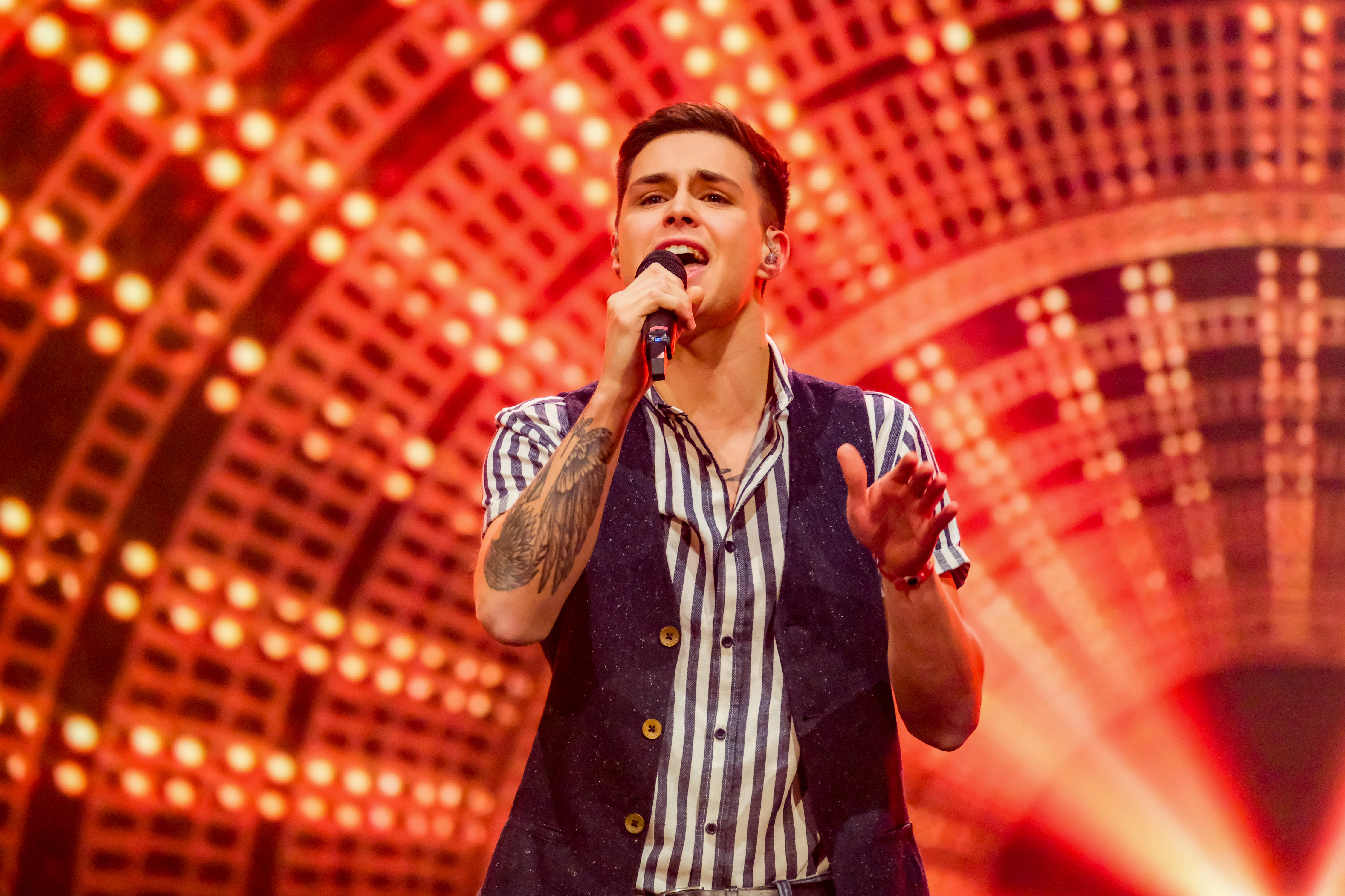 Jonathan Dobias singt bei Starmania