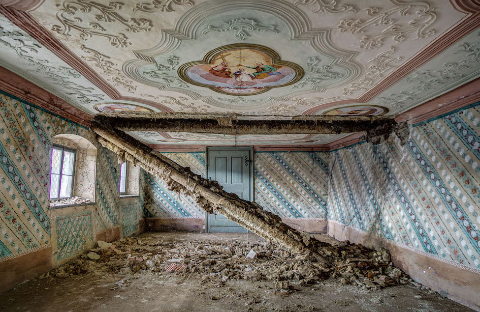 Verfallener Vierkanthof | Credit: urbex_photography_roli