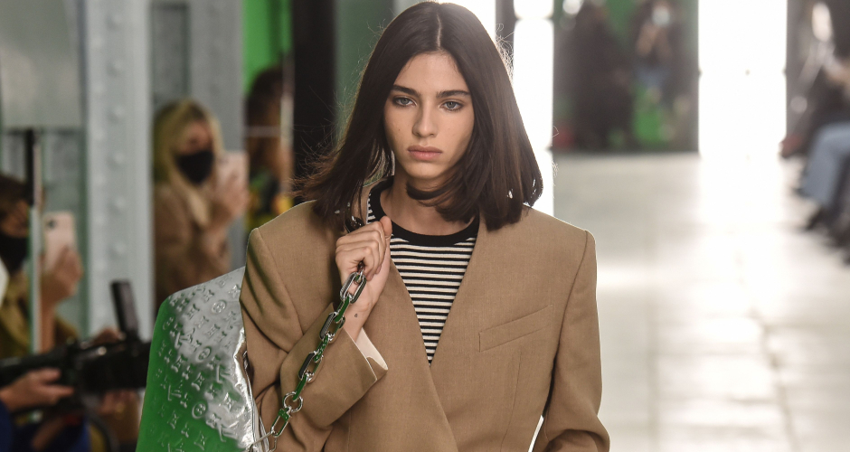 Mit coolem Understatement startet Louis Vuitton 2021 modisch durch | Credit: LUCAS BARIOULET / AFP / picturedesk.com