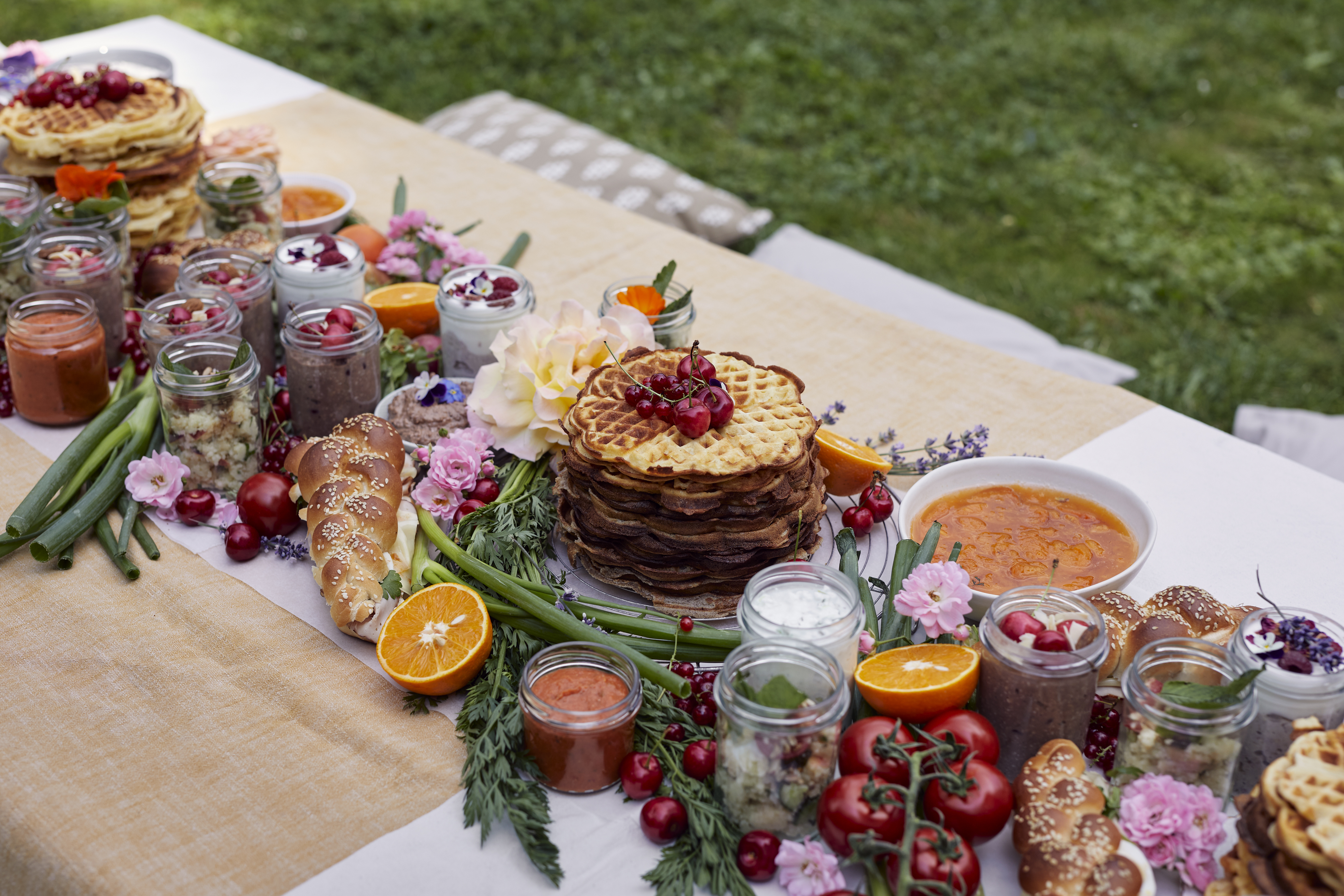 Ein Frühstück auf dem Tisch