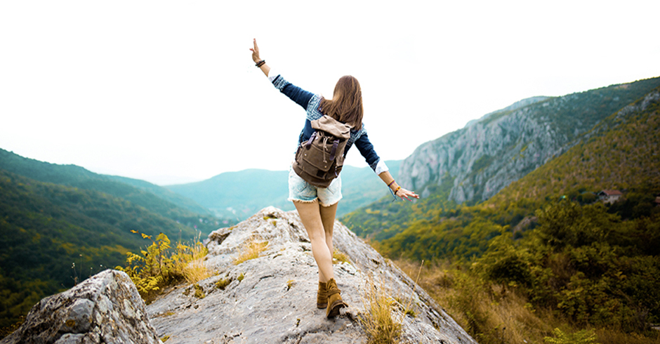 Beweglichkeit und Balance werden beim Wandern gefordert.