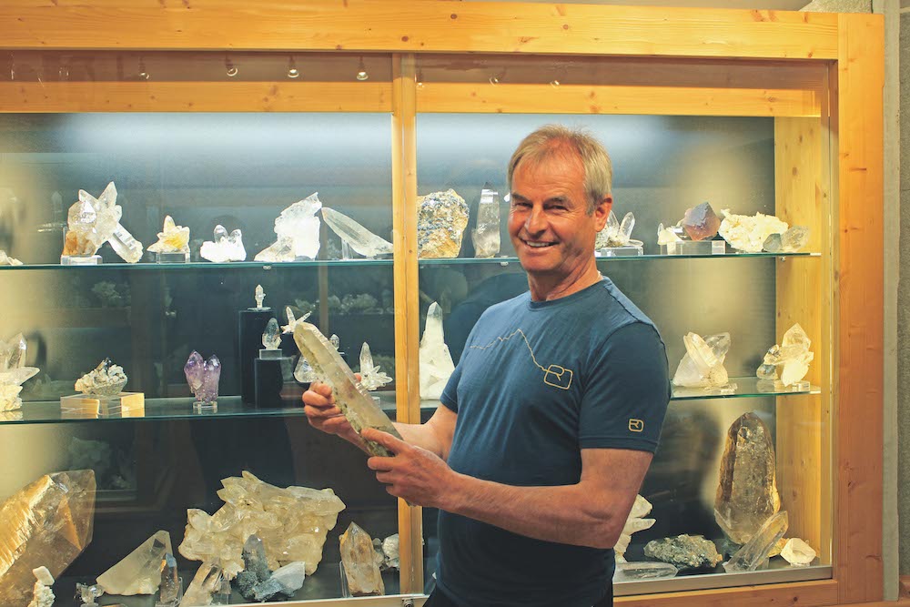 Ludwig Rasser und seine Mineraliensammlung | Credit: Weekend Magazin