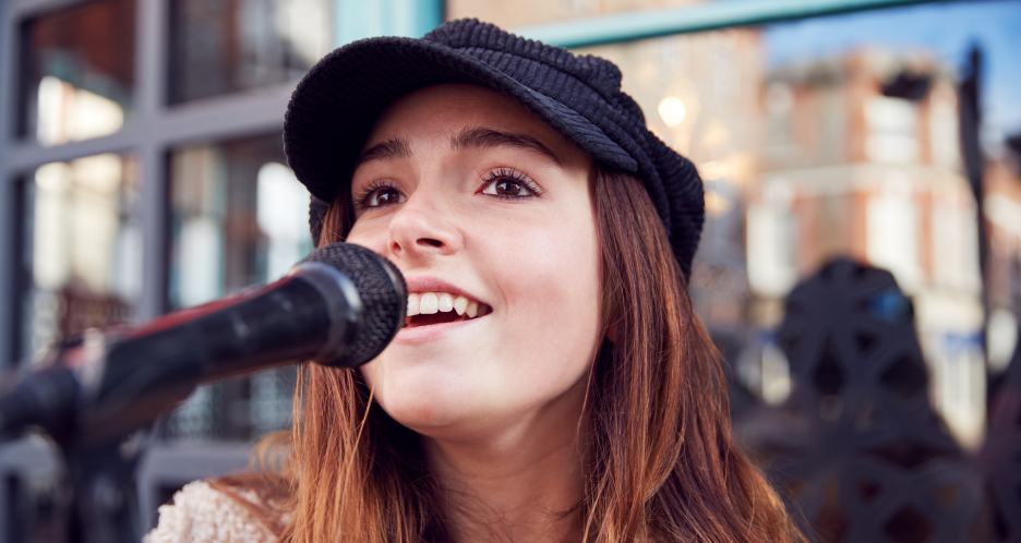 Gut bei Stimme, glücklicher im Leben? | Credit: iStock.com/monkeybusinessimages