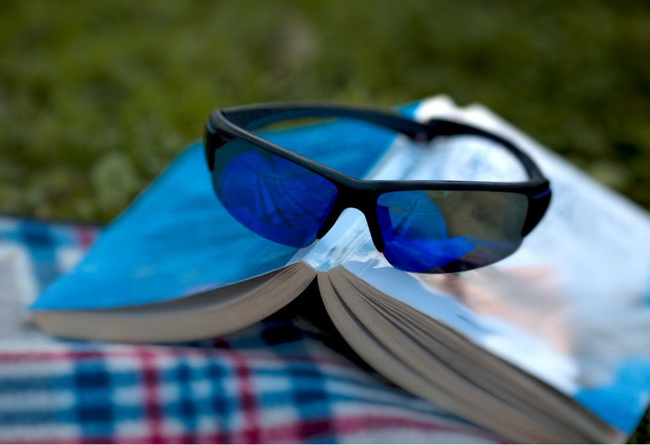 Sommerlektüre für jeden Geschmack | Credit: iStock.com/MiraPen