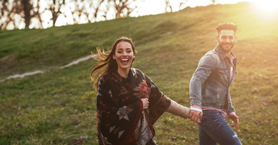 Elementar für ein gesundes Leben - regelmäßige Spaziergänge | Credit: iStock.com/bernardbodo