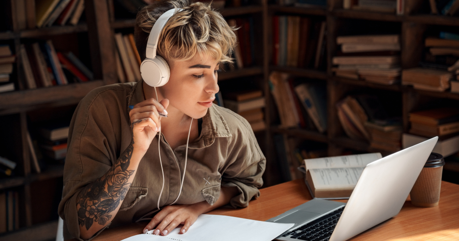 Sprachen dank Apps spielend lernen | Credit: iStock.com/Viktoriia Hnatiuk