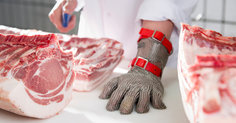 Fleisch wird geschnitten