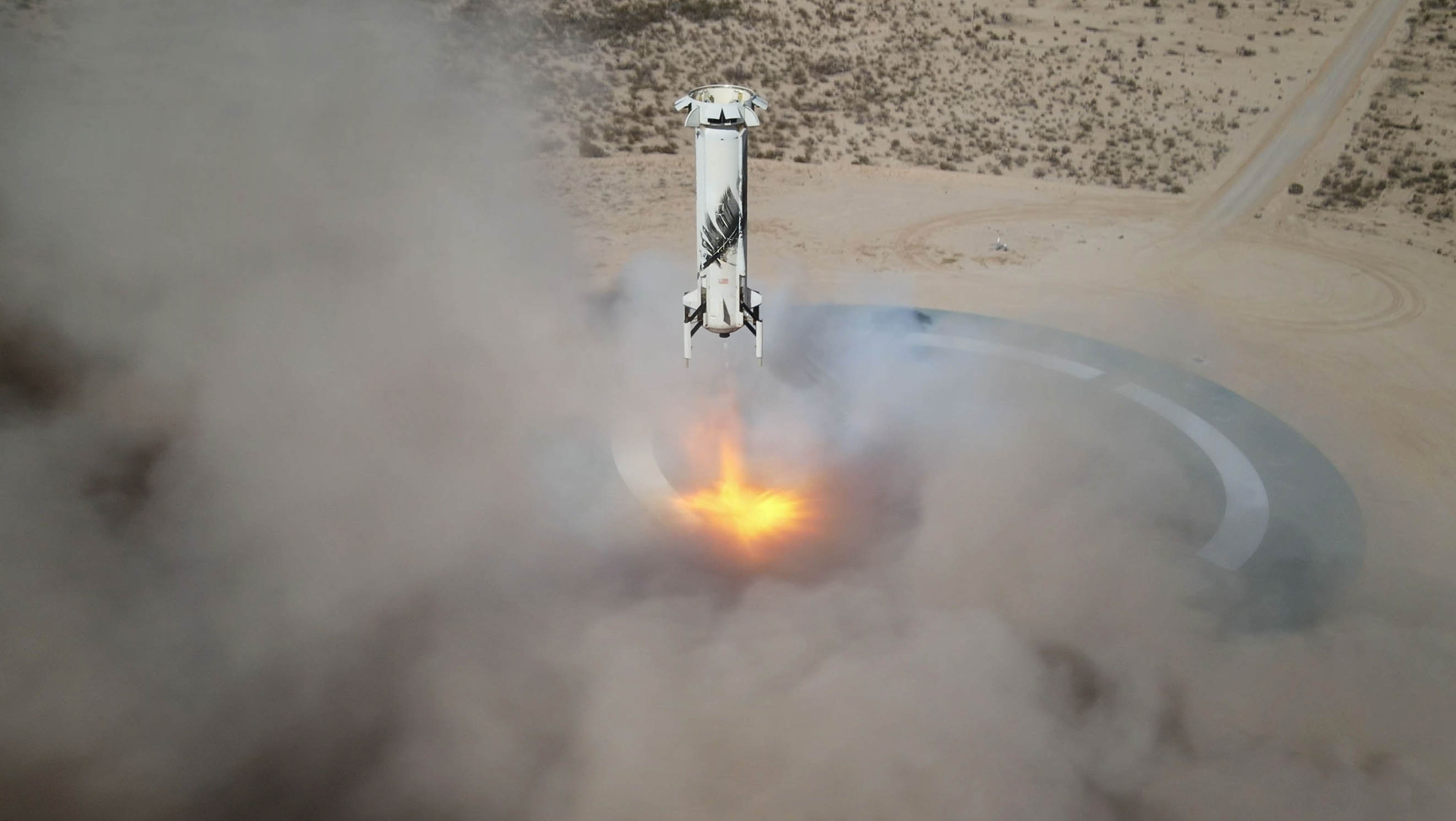 Landung eines &quot;Boosters&quot; | Credit: Blue Origin Media