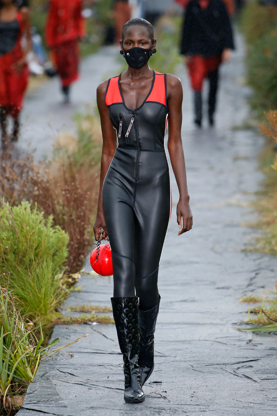 Boots zu Jumpsuits - bei Marine Serre im Sommer 2020 Programm | Credit: Anthea Simms/Camera Press/picturedesk.com