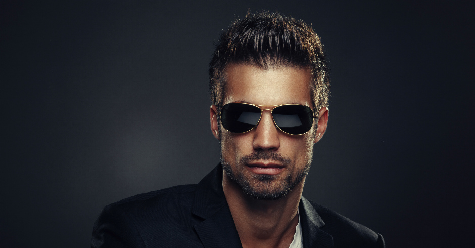 Mann mit Sonnenbrille