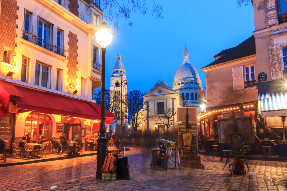 Eines der beliebtesten Touristenziele - Montmartre in Paris | Credit: iStock.com/dennisvdw