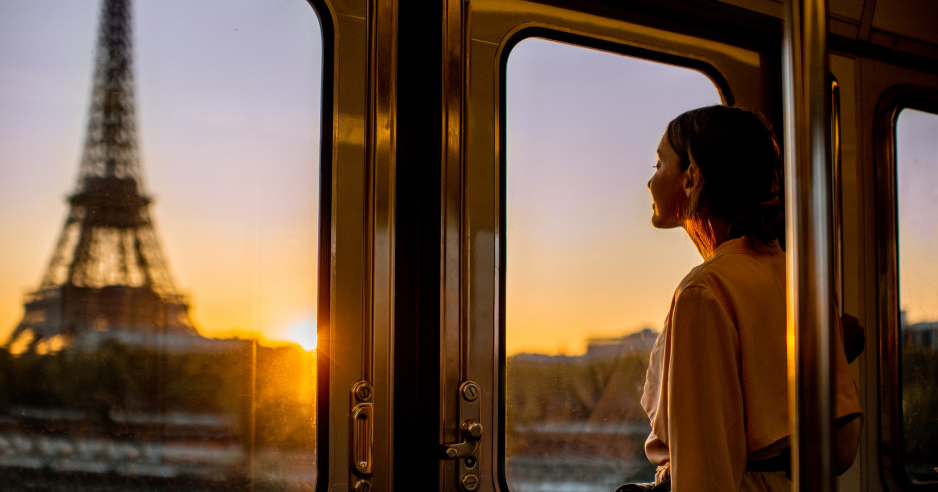 Romatisch! Sonnenuntergang in Paris | Credit: iStock.com/RossHelen
