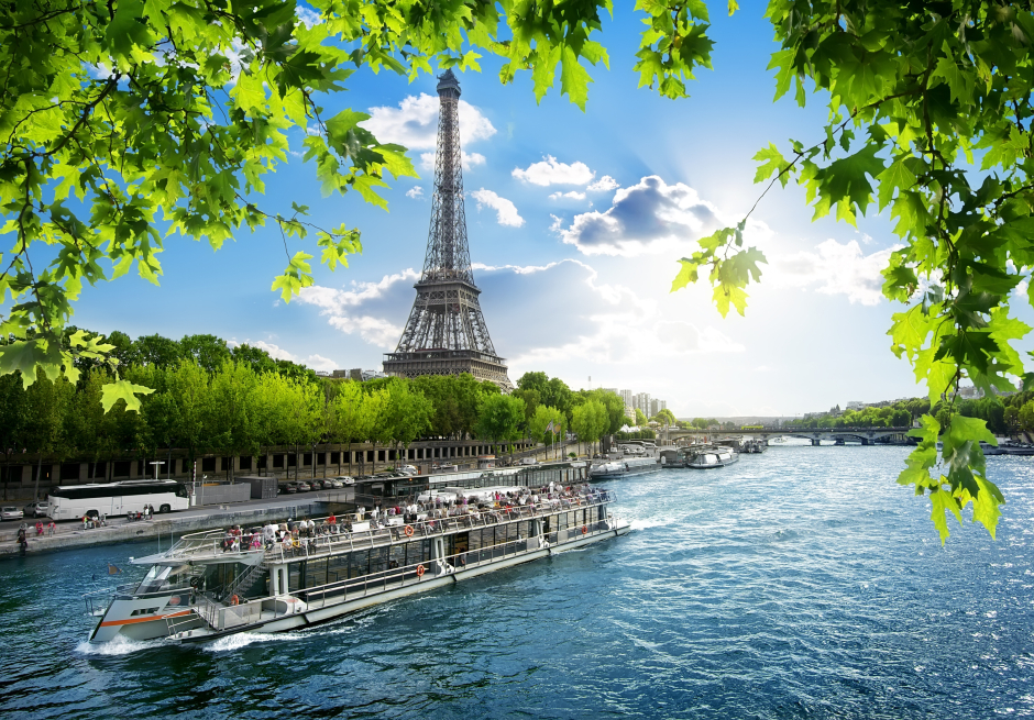 Herrlich! Paris per Boot entdecken | Credit: iStock.com/Givaga