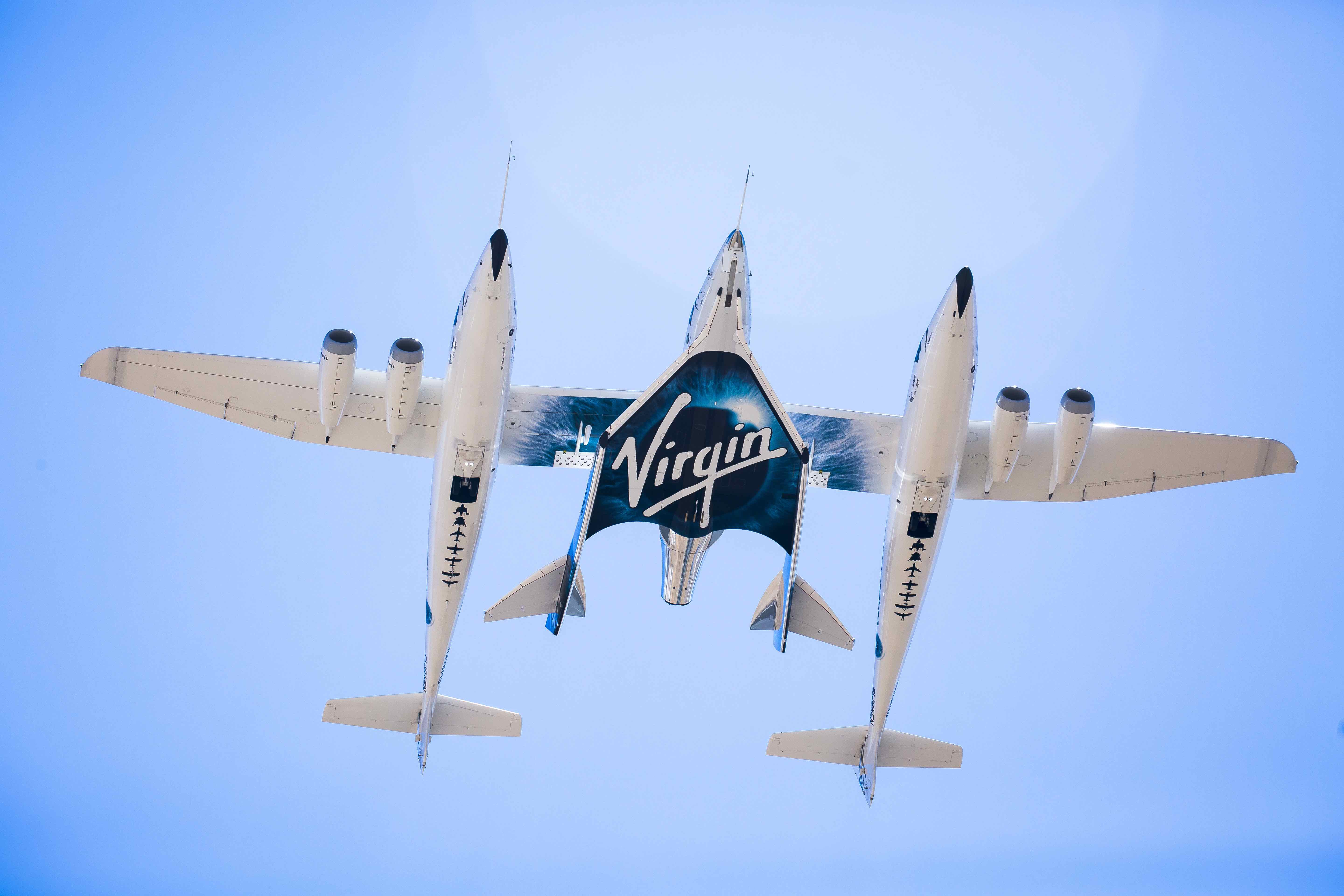 Trägerflugzeug mit Raketen-Shuttle | Credit: Virgin Galactic