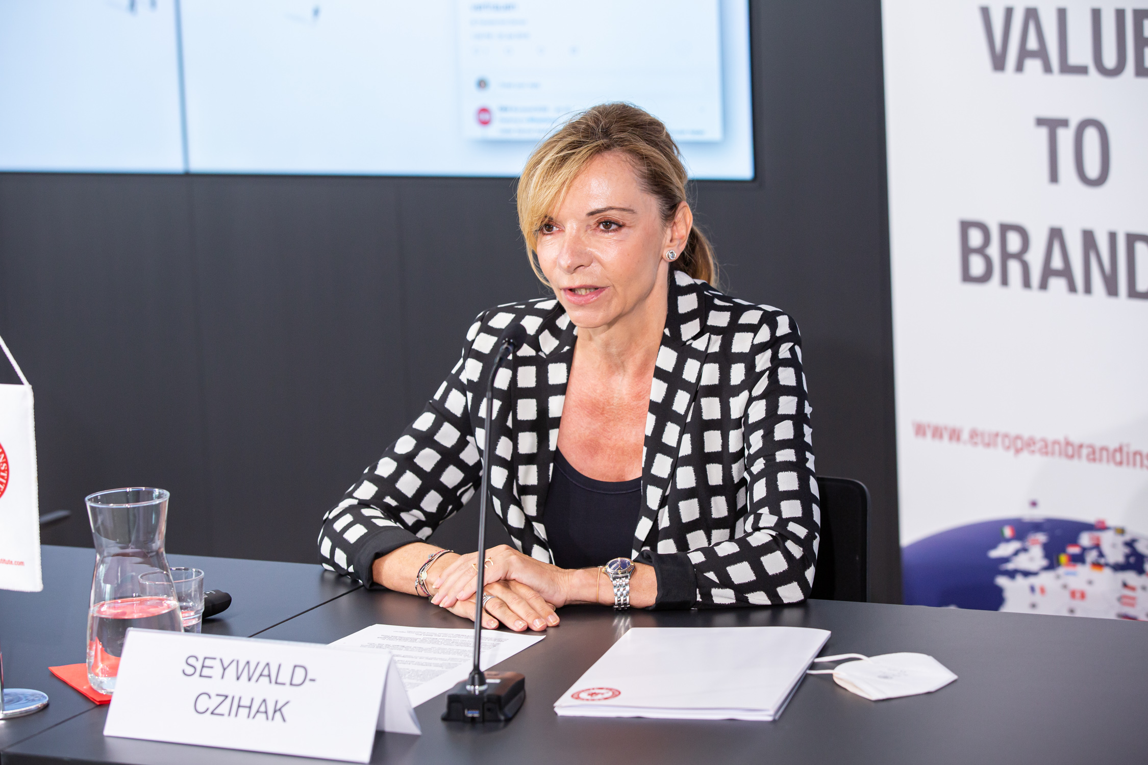 Porträt von Karin Seywald-Czihak, ÖBB Werbung