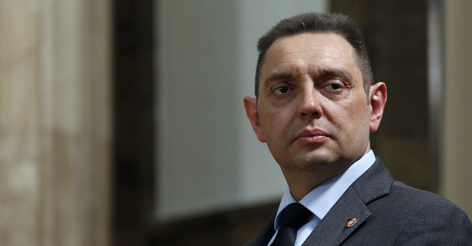 Porträt des serbischen Innenministers Aleksandar Vulin
