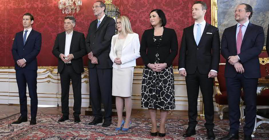 Bundeskanzler Kurz und sechs Minister bei der Angeloben 2020 I APA/Heinz Klaus recht/ Picturedesk