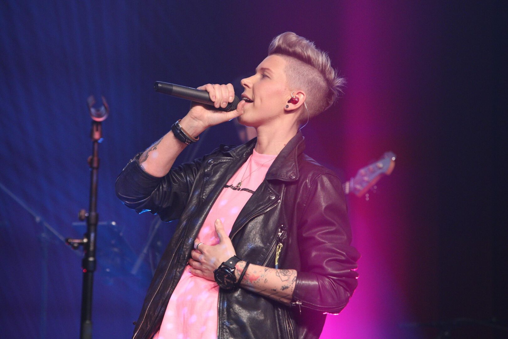 Sängerin Virginia Ernst bei einem Auftritt