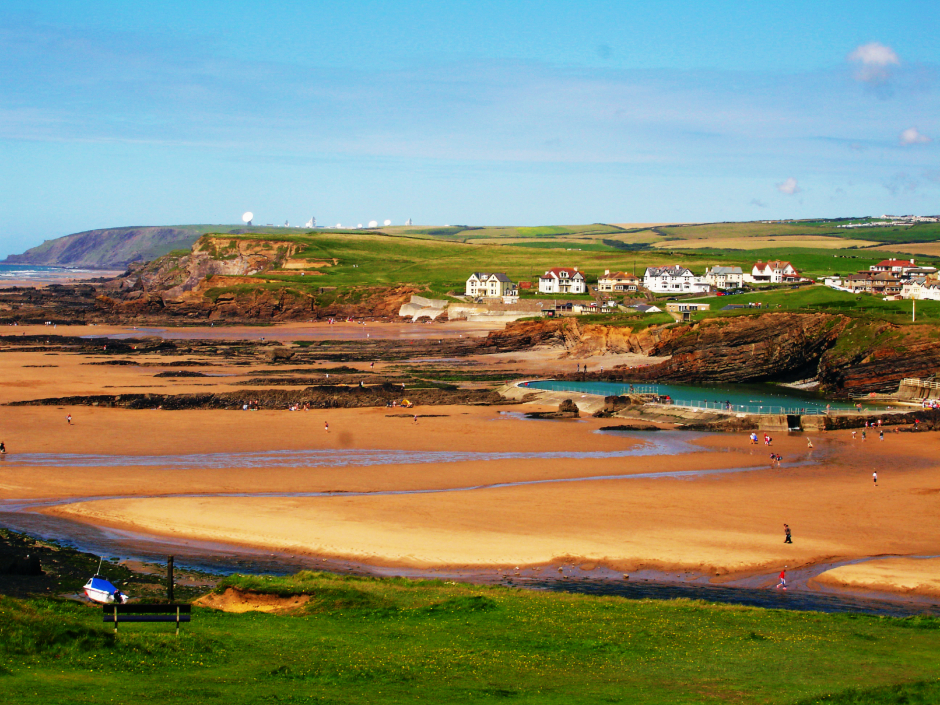 So traumhaft wie er aussieht - der Summerleaze Beach in Cornwall | Credit: iStock.com/zJake