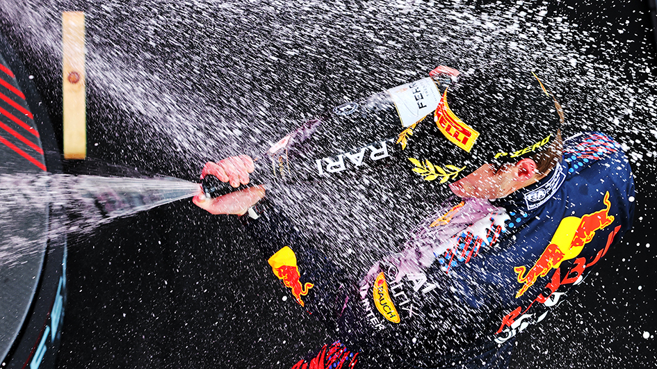 Max Verstappen feiert den GP-Sieg in Österreich