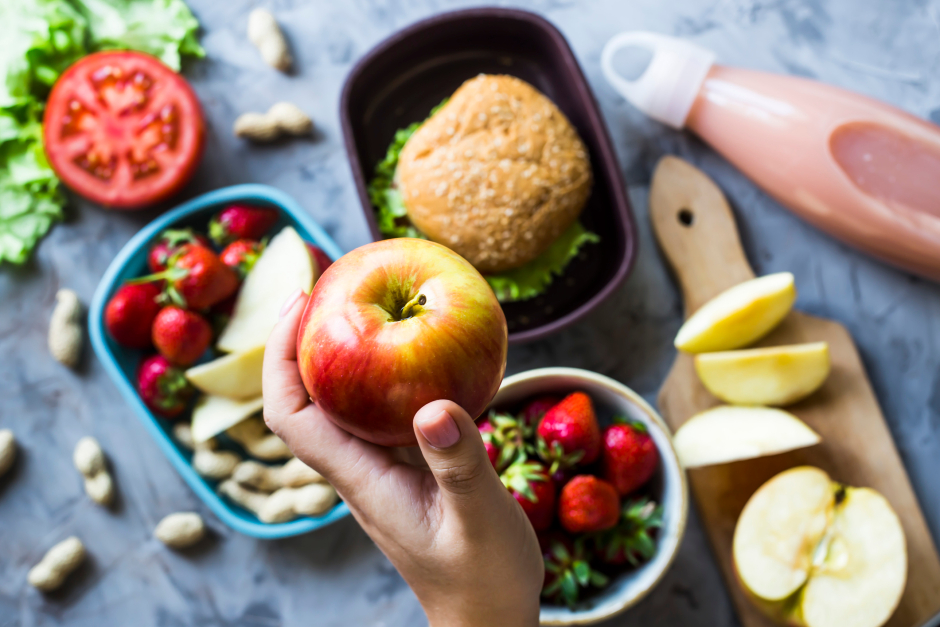 Frisches Obst und Gemüse für die Lunchbox | Credit: iStock.com/undefined undefined