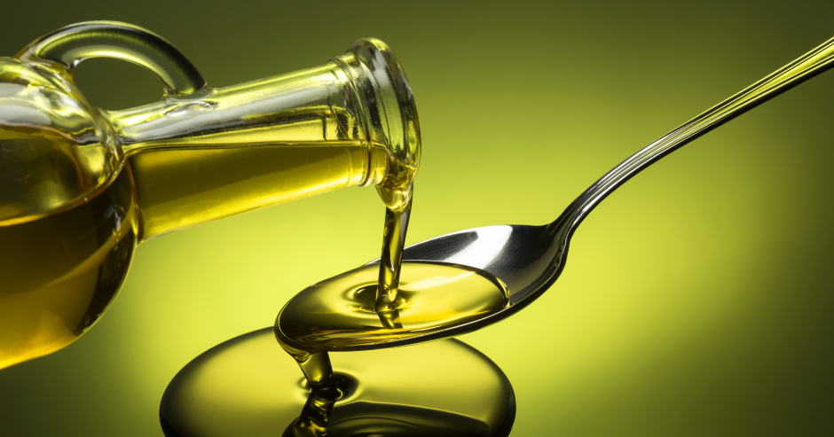 Die Qualität des Pflanzenöls entscheidet wesentlich über den Geschmack | Credit: iStock.com/~UserGI15966731