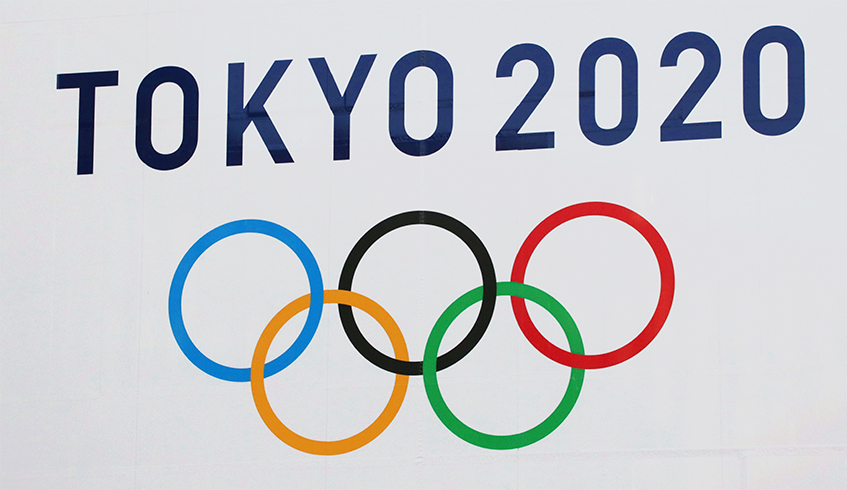 Auf dem Bild sind die sechs Olympischen Ringe mit dem Logo Tokyo 2020 zu sehen.