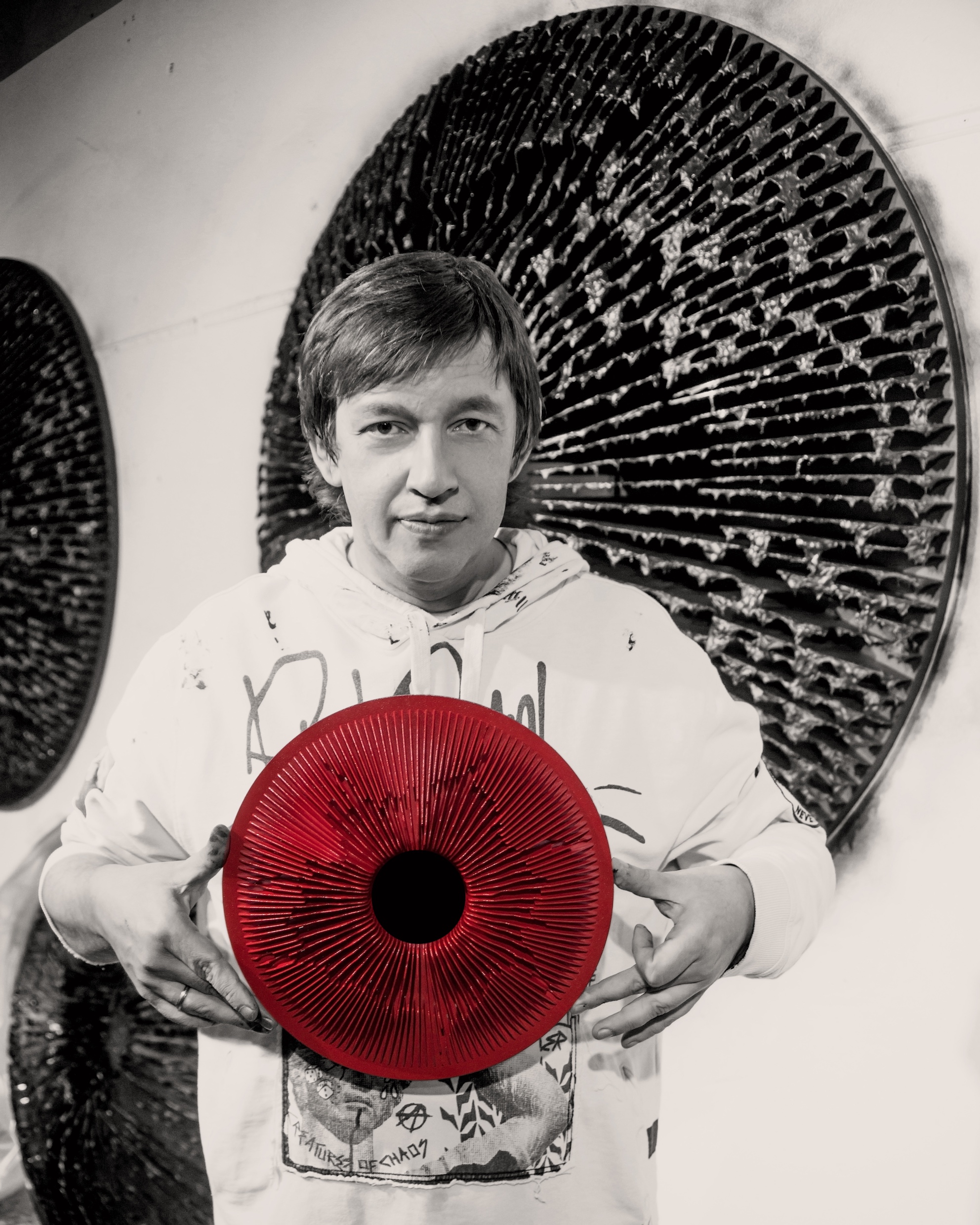 Vasily Klyukin vor eigenen Werken