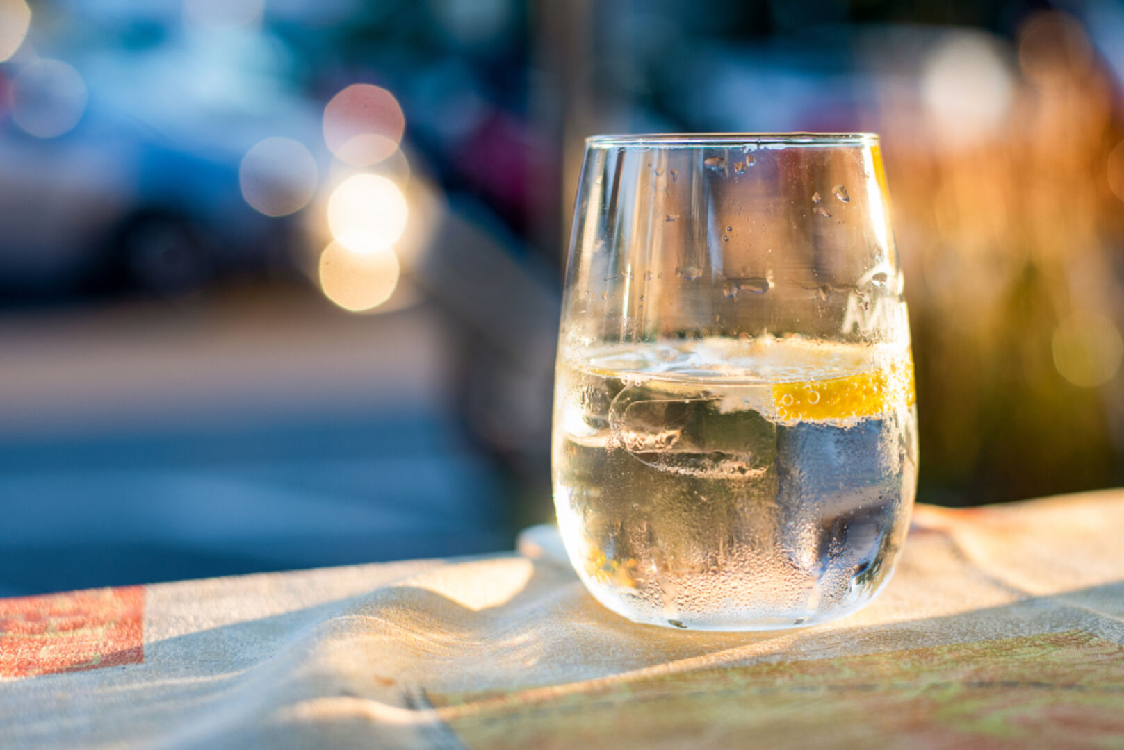 Wasser ist der beste Durstlöscher | Credit: iStock.com/Cerise HUA