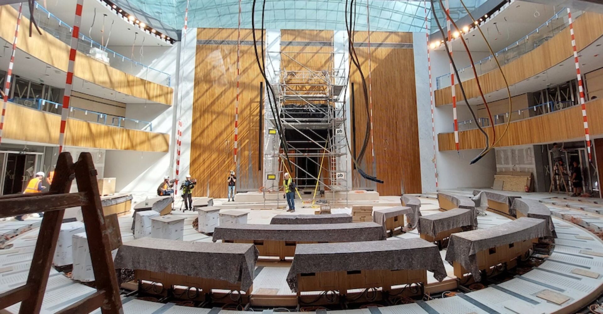 Sitzungssaal des Nationalrates im Parlament | Credit: Rudolf Grüner/weekend.at