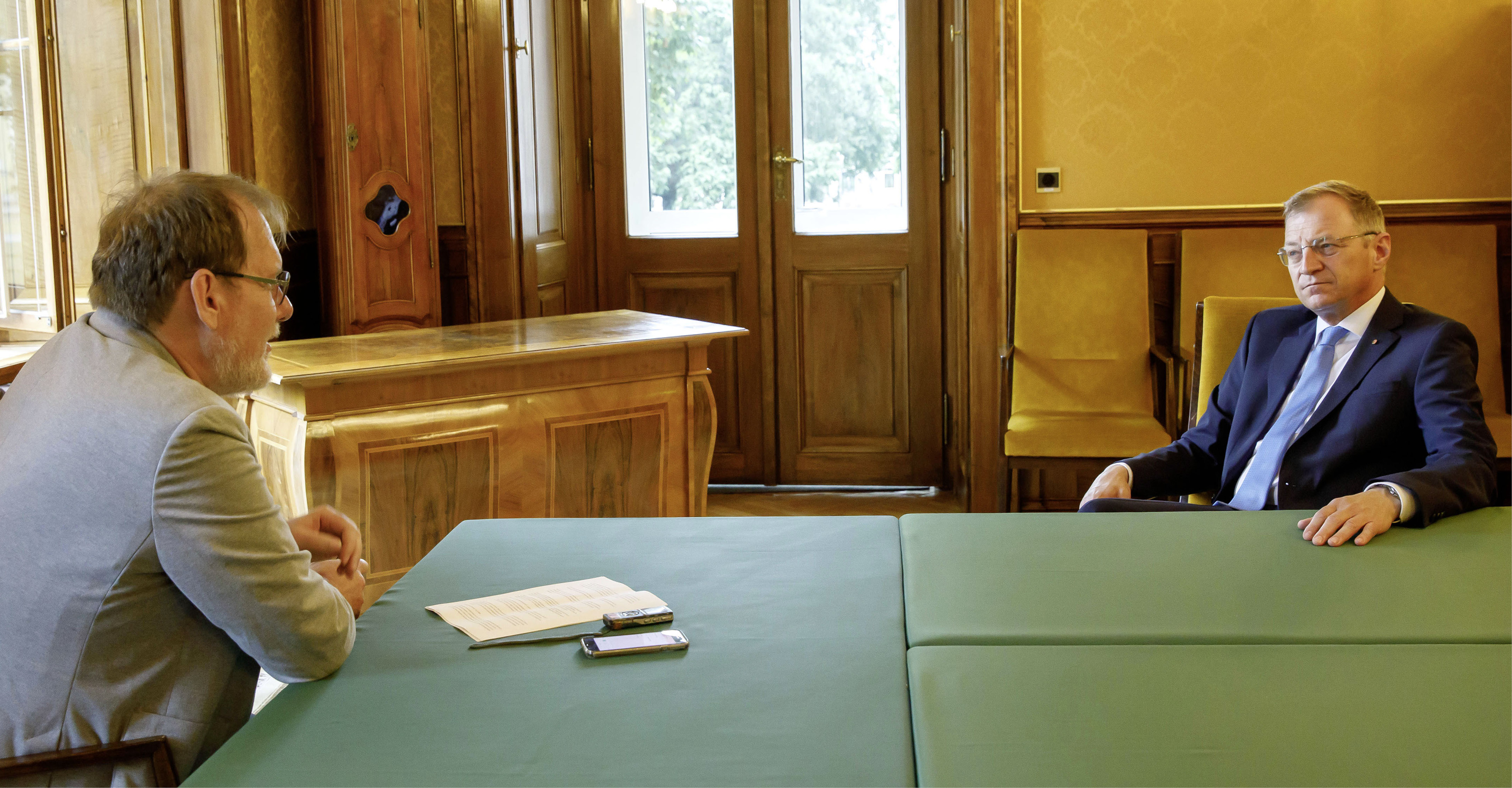 Klaus Schobesberger im Gespräch mit Landeshauptmann Thomas Stelzer