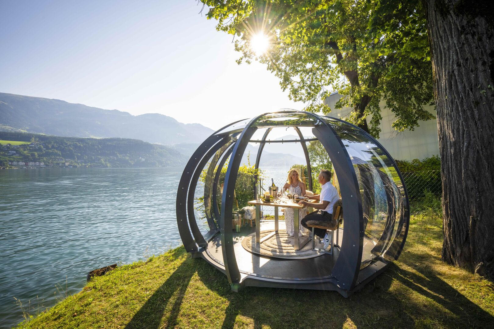 Lichtkuppel am Ufer des Millstätter Sees