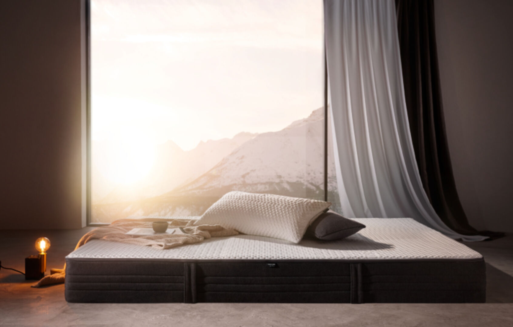 Wohlfühlbett mit ergonomischer Matratze | Credit: XXXLutz