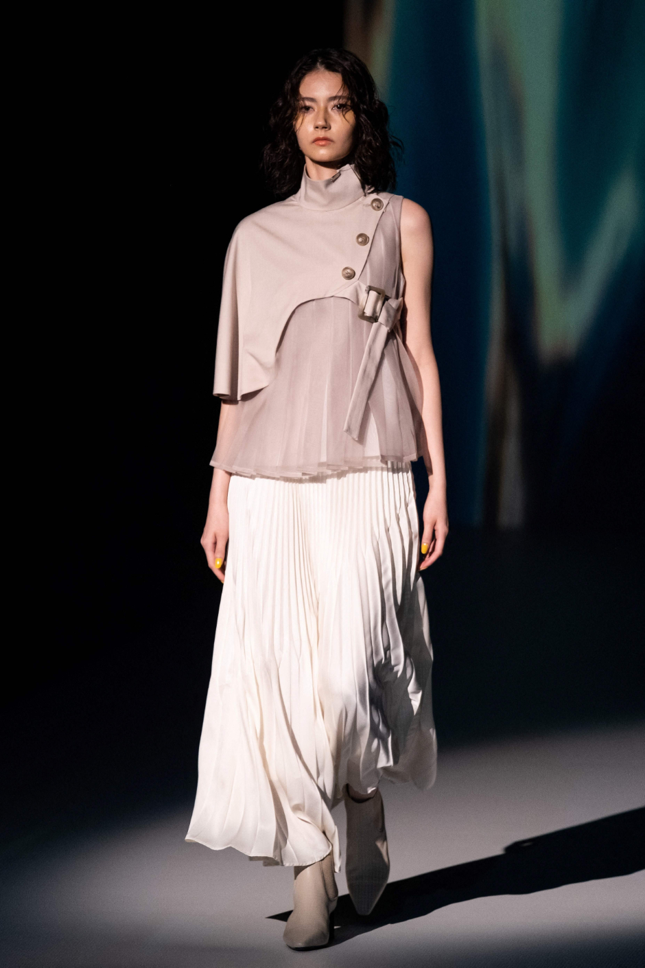 Model in einem Modell von Shin Mikage | Credit: Yuki Iwamura/AFP/picturedesk.com