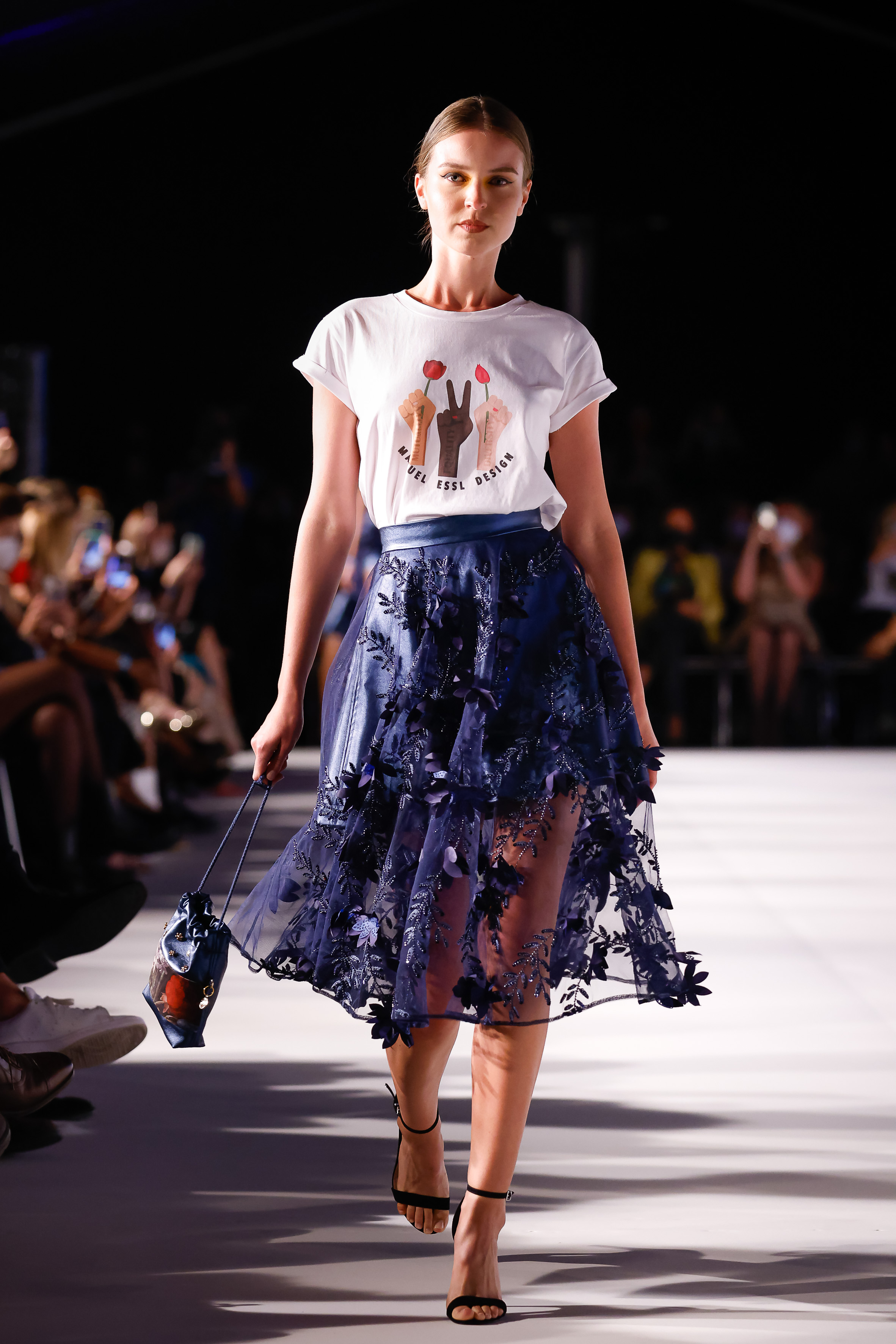 Ein Model am Laufsteg auf der Wiener Fashion Week