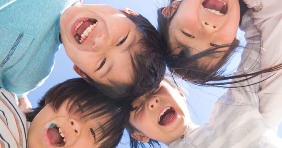 Glückliche japanische Kinder | Credit: iStock.com/Milatas