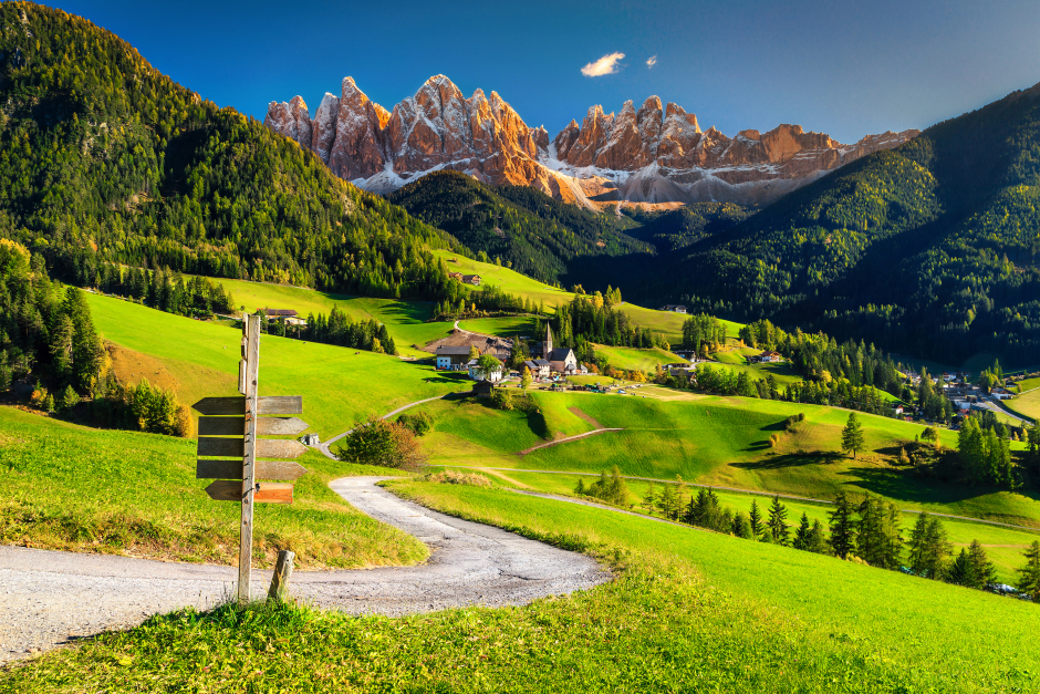 Santa Maddalena Dorf | Credit: iStock.com/Janoka82