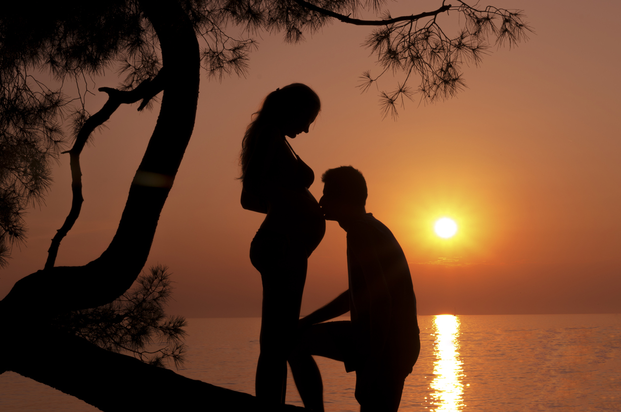 Pärchen Urlaub Babybauch