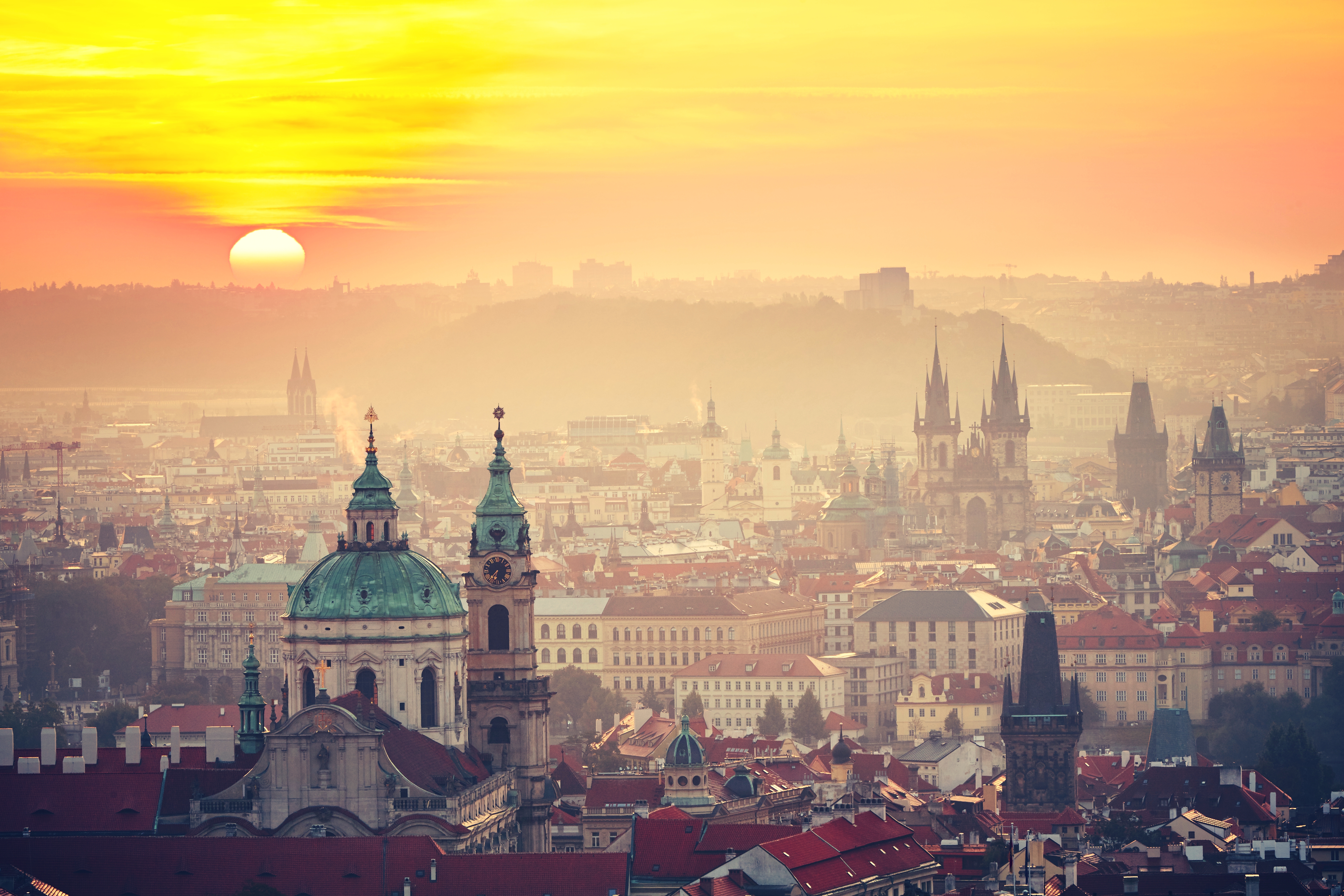 Prag in der Herbstsonne | Credit: iStock.com / Maria Korneeva