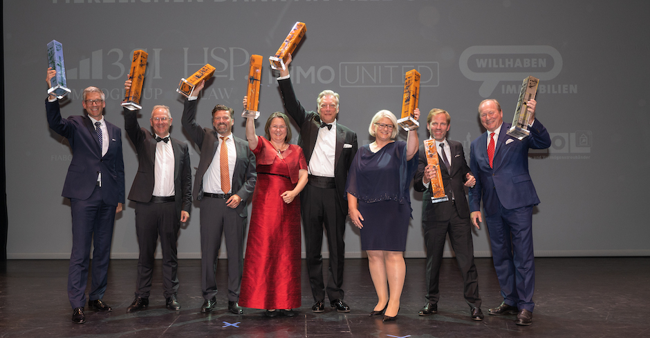 Sieger auf der Cäsar-Bühne | Credit: Helmut Tremmel/epmedia Werbeagentur