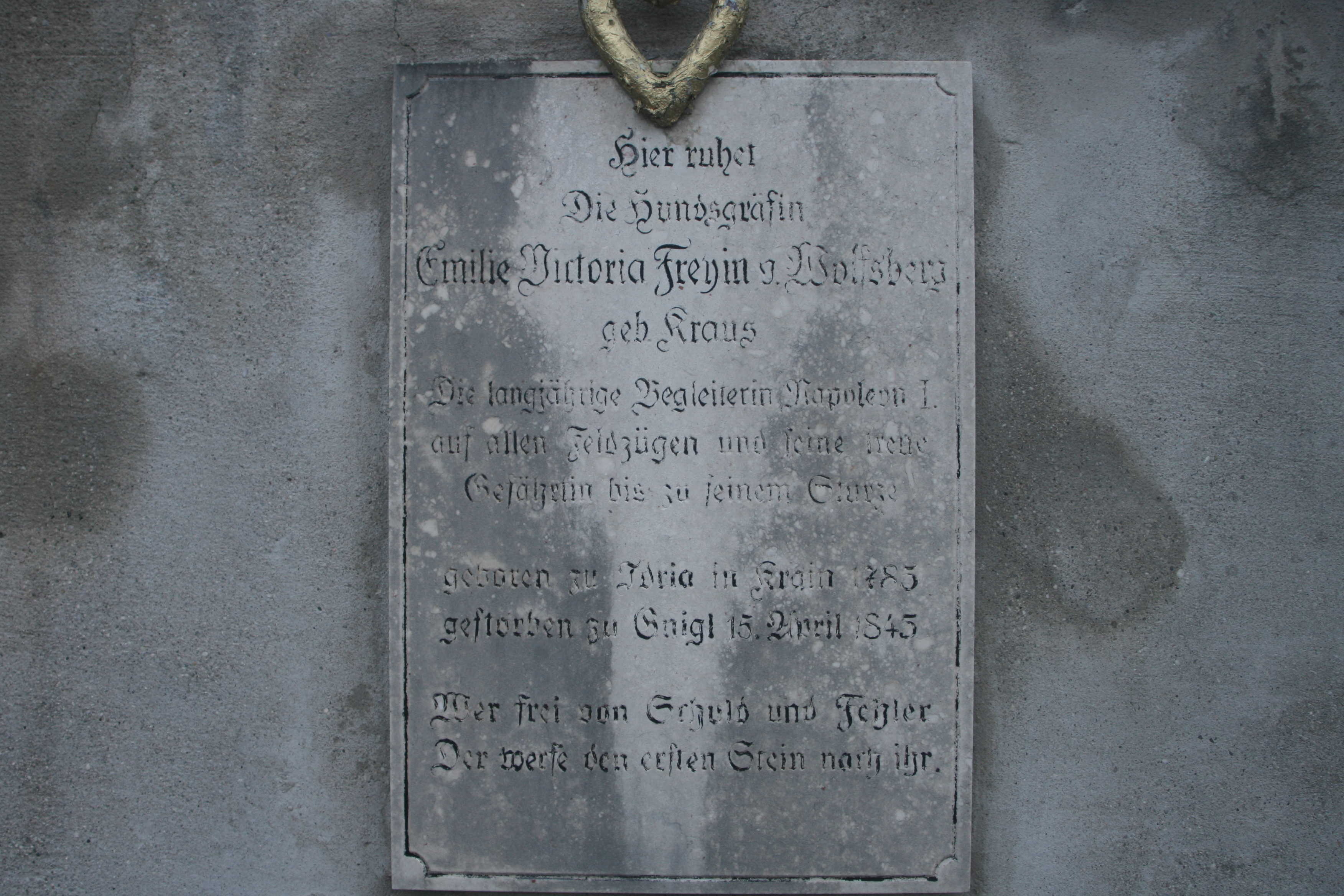 Grab der &quot;Hundsgräfin&quot; | Credit: Weekend Magazin