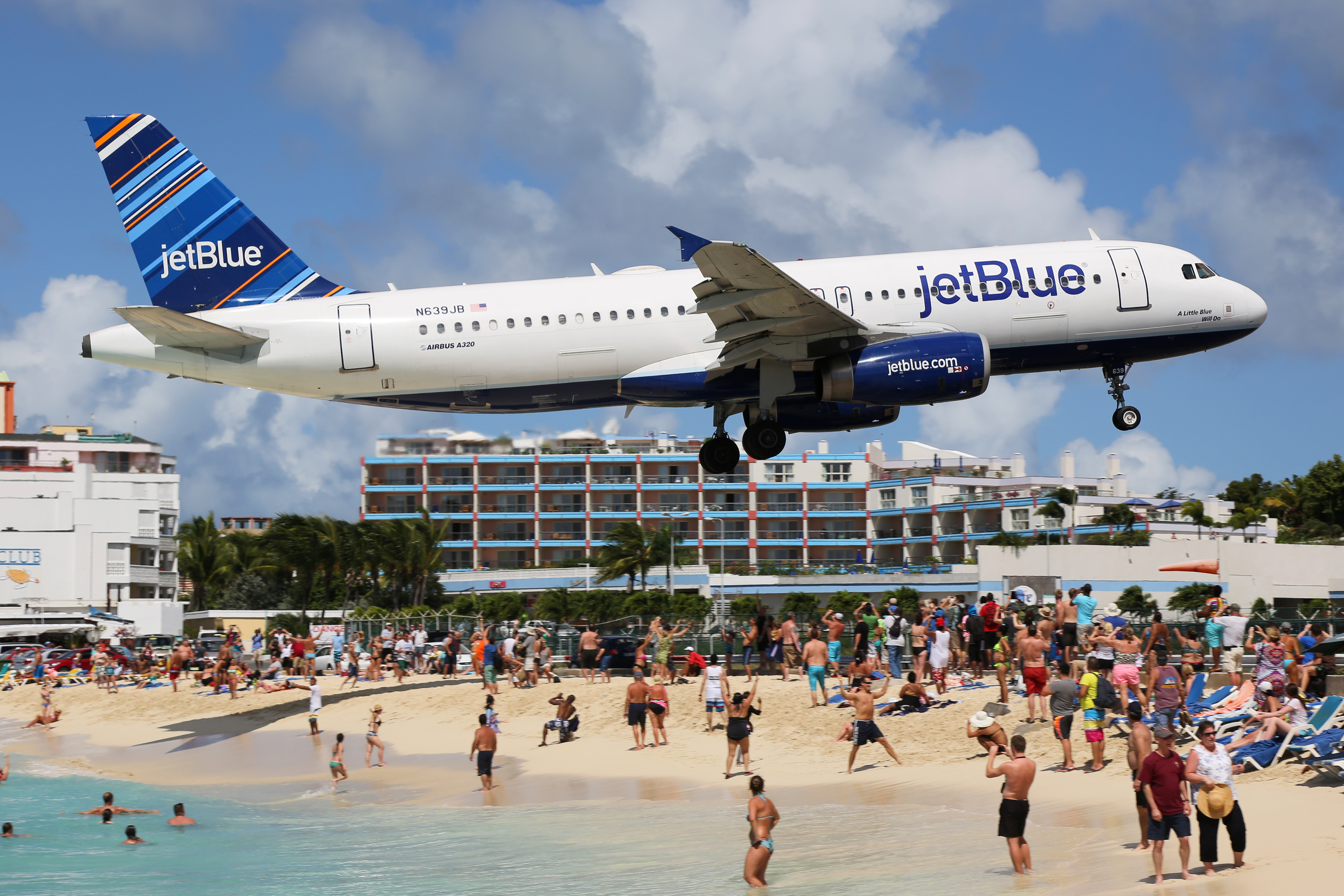 Flughafen St. Maarten, Karibik | Credit: iStock.com/Boarding1Now
