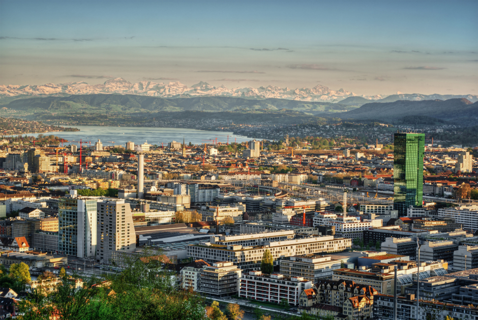 Blick von oben auf Zürich | Credit: iStock.com/SilvanBachmann