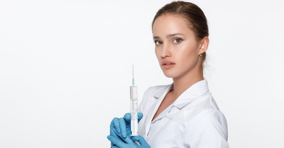 Ärztin im weißen Kittel | Credits: