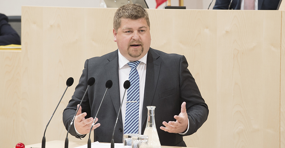 Bundesrat Andreas Arthur Spanring am Rednerpult